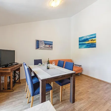 Nice Apartment In Pula With Wifi